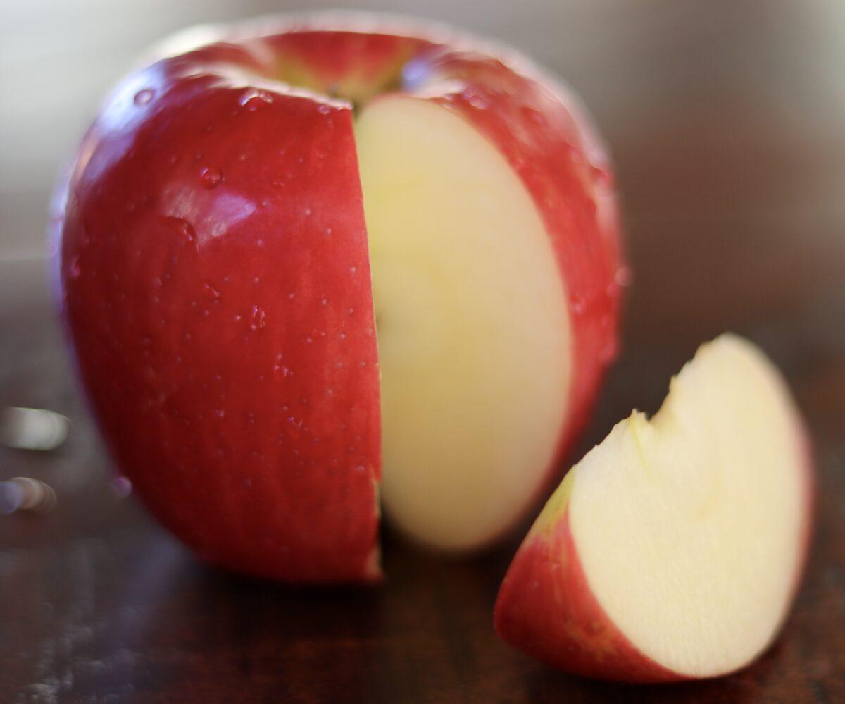 Honeycrisp with a slice cut out