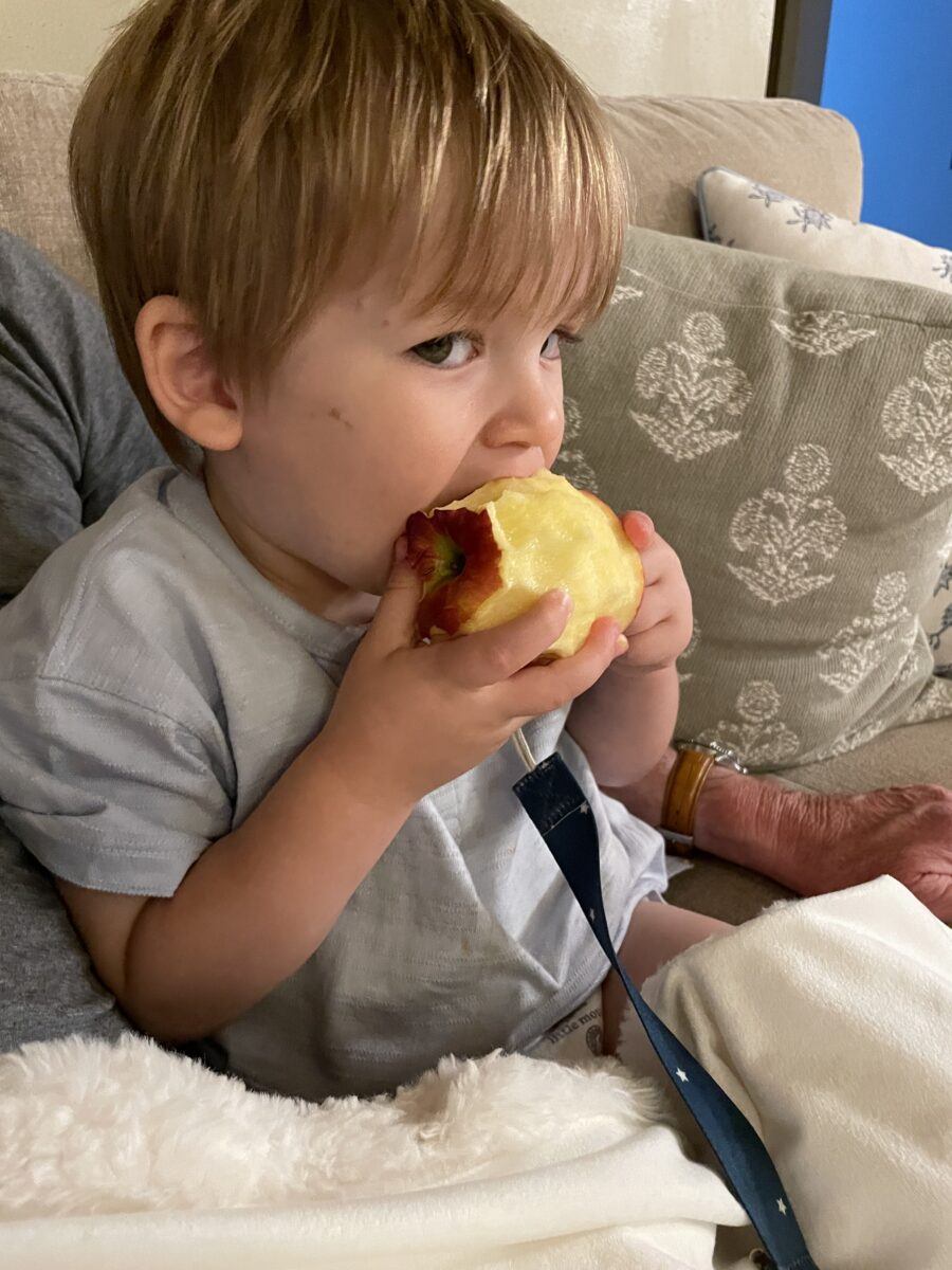 Dan eating apple
