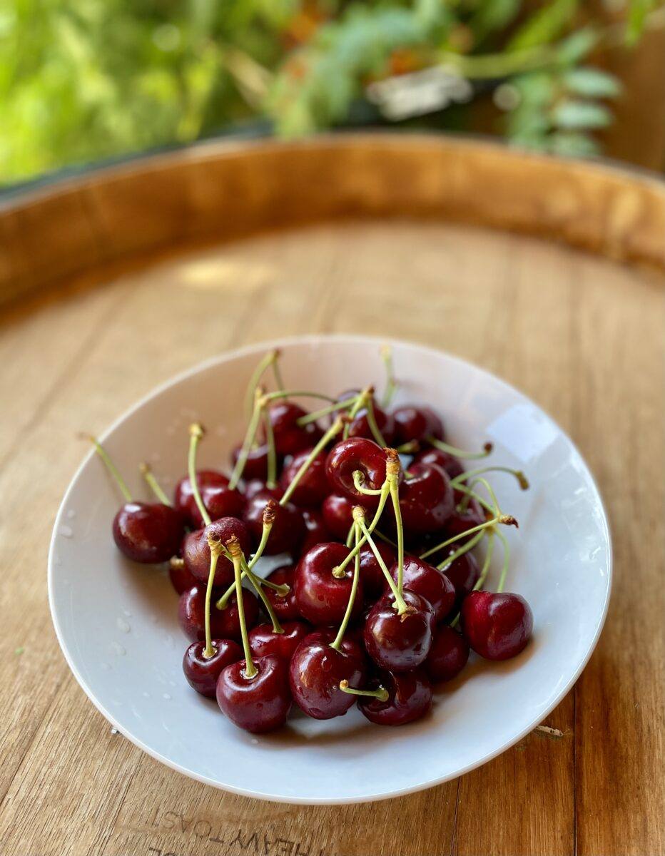 Best Dark Sweet Cherries